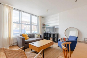 Radiant 3BD Flat with Terrace Holloway